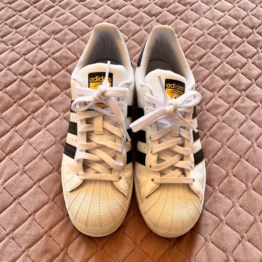 Adidas Superstars White with black stripes Mens sz8/ Women’s Sz 9 - Picture 3 of 8